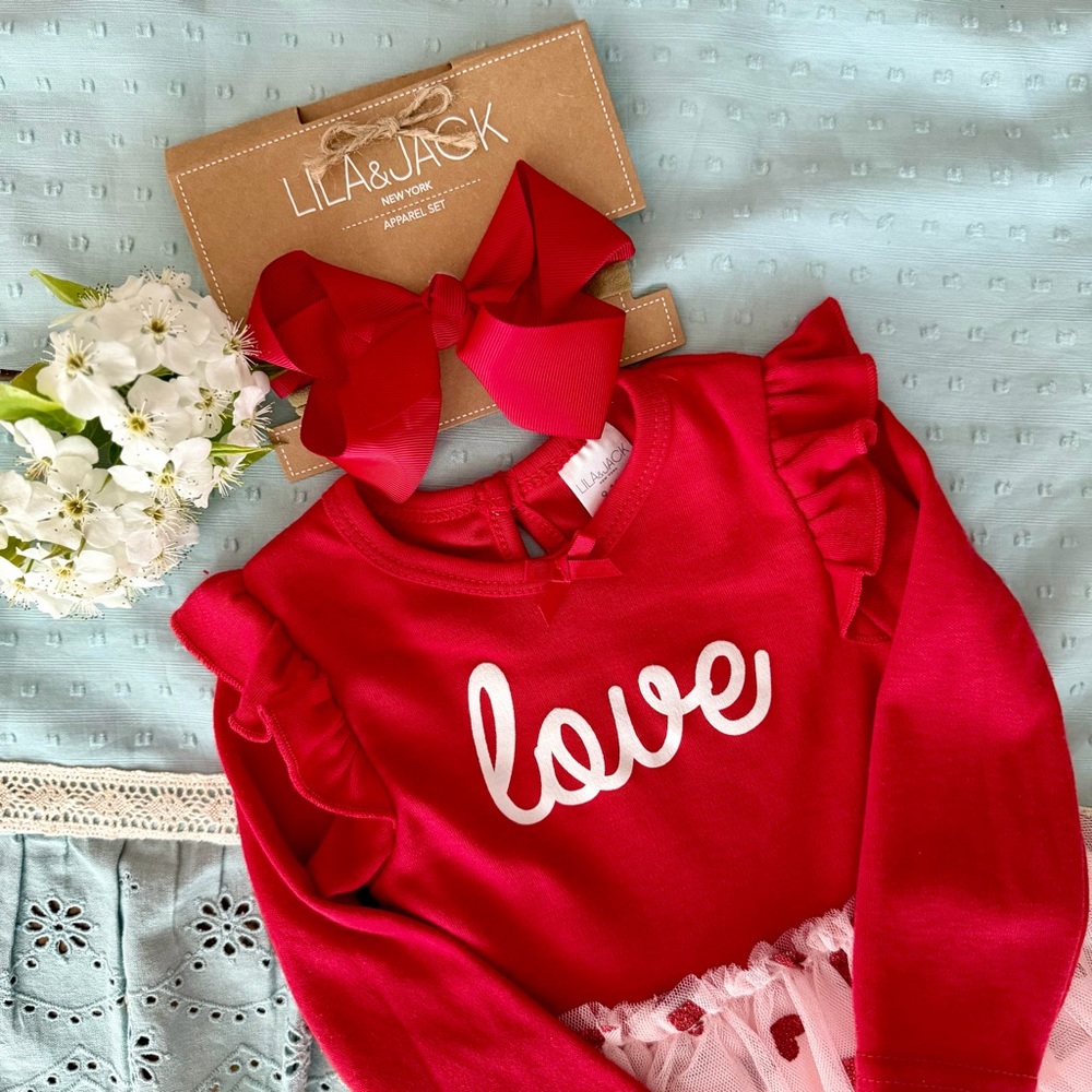 Cute Baby Girl Outfit with Red Tulle Heart Dress, White Socks and red headband - Picture 5 of 10